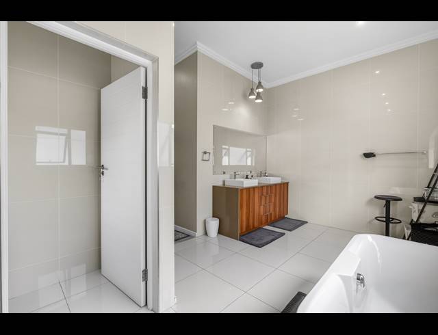 3 BEDROOM HOUSE FOR SALE IN BRYANSTON